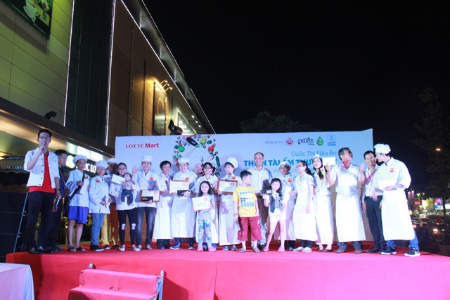 C&ugrave;ng Lotte Mart toả s&aacute;ng t&agrave;i năng Thi&ecirc;n t&agrave;i ẩm thực 2017 - Ảnh 2.