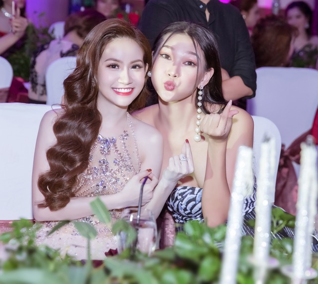 Fan ph&aacute;t ghen khi thấy Erik t&igrave;nh tứ c&ugrave;ng &ldquo;bạn g&aacute;i&rdquo; trong sự kiện - Ảnh 9.