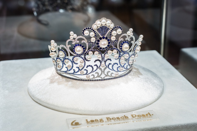 Sẽ c&oacute; th&ecirc;m một tuyệt phẩm vương miện sau sự hợp t&aacute;c giữa Long Beach Pearl v&agrave; Swarovski? - Ảnh 2.