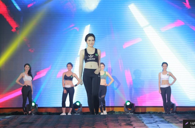 B&aacute;n kết Miss nhựa Tiền Phong 2017 - Sự lột x&aacute;c ngoạn mục của những người đẹp - Ảnh 3.