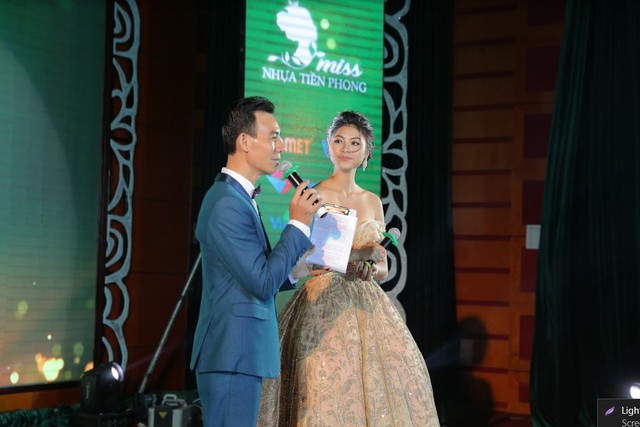 B&aacute;n kết Miss nhựa Tiền Phong 2017 - Sự lột x&aacute;c ngoạn mục của những người đẹp - Ảnh 4.