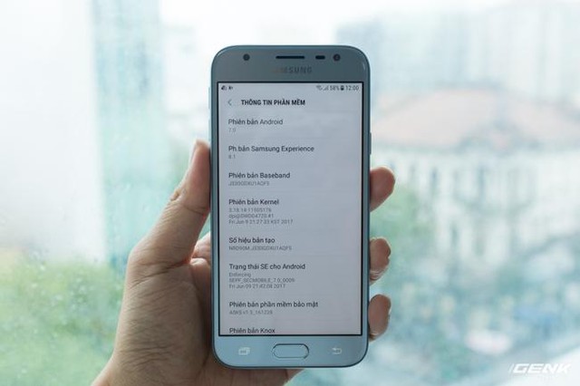 Trên tay Galaxy J3 Pro Xanh Ánh Bạc - Nét sang trọng được phổ cập cho phân khúc tầm trung - Ảnh 16.