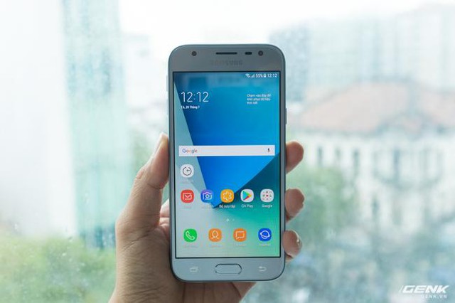 Trên tay Galaxy J3 Pro Xanh Ánh Bạc - Nét sang trọng được phổ cập cho phân khúc tầm trung - Ảnh 21.