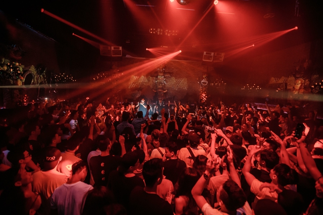 Malaa – DJ bí ẩn nhất thế giới khiến khán giả Việt ngỡ ngàng với set nhạc cực đỉnh - Ảnh 3.
