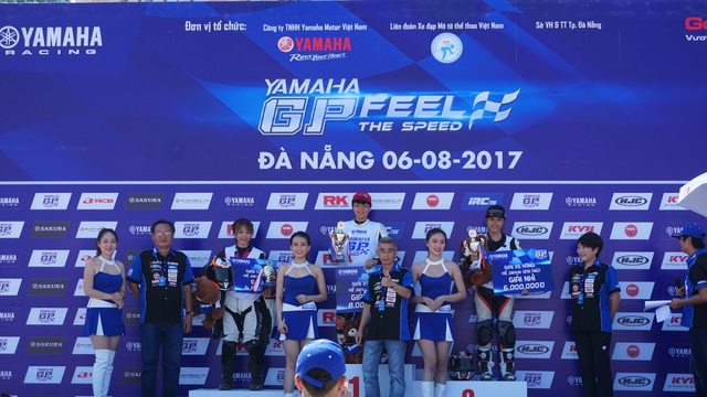 Giới trẻ Đà Nẵng “phát cuồng” với giải đua xe Yamaha GP 2017 - Ảnh 6.
