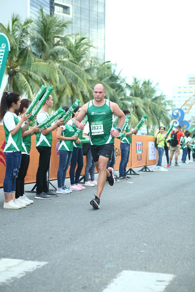 Cảm xúc trải dài cùng những bước chân trên đường chạy Marathon Quốc tế Đà Nẵng 2017 - Ảnh 10.