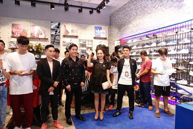 Hot teen Việt tụ hội trong tiệc khai trương cửa hàng adidas Originals tại Hà Nội - Ảnh 10.