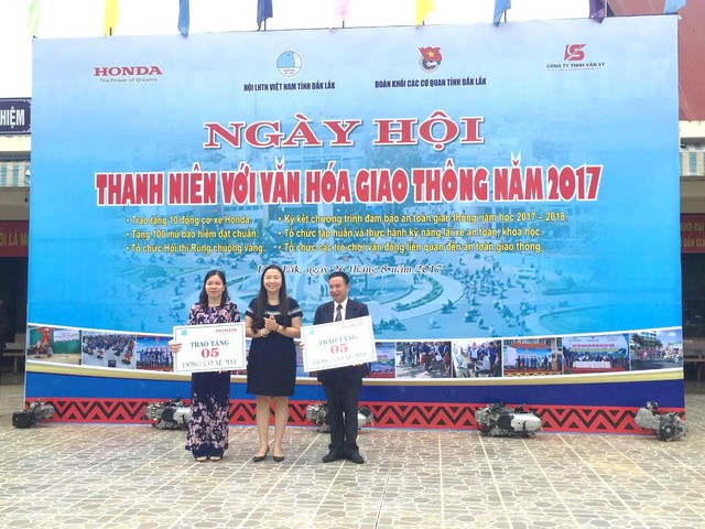 Honda Việt Nam hưởng ứng Ngày hội “Thanh niên với văn hóa giao thông” năm 2017 tại Đắk Lắk - Ảnh 2.
