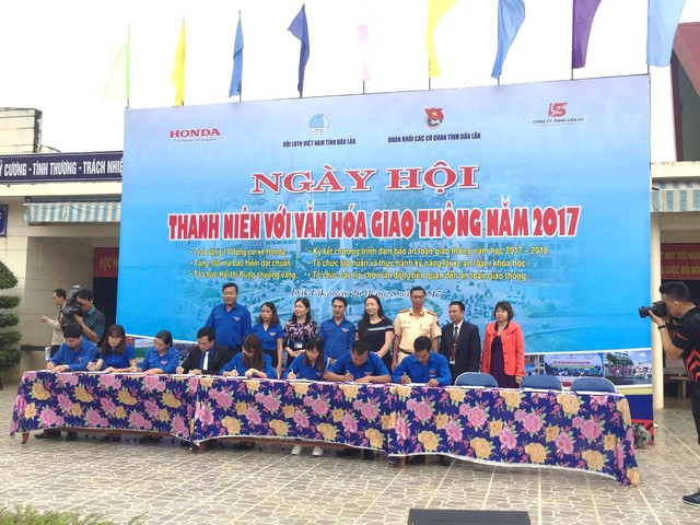 Honda Việt Nam hưởng ứng Ngày hội “Thanh niên với văn hóa giao thông” năm 2017 tại Đắk Lắk - Ảnh 3.