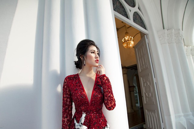 Emily Hồng Nhung: “Tôi muốn mang thương hiệu thời trang Việt đi khắp thế giới” - Ảnh 5.