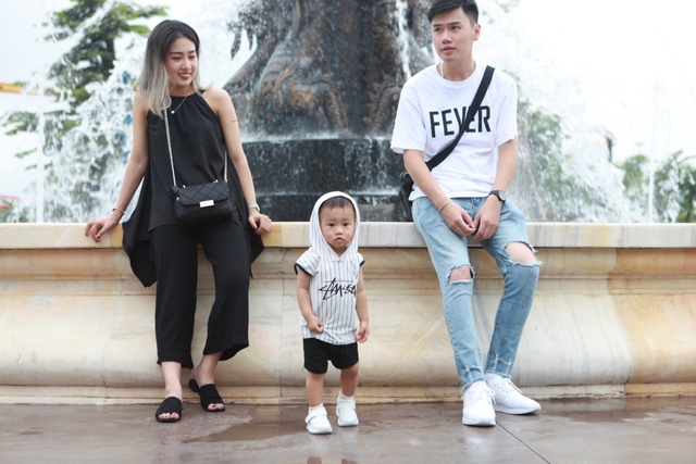 Gia đình Trang Lou – Tùng Sơn khoe ảnh đi chơi công viên giải trí cực đáng yêu - Ảnh 9.
