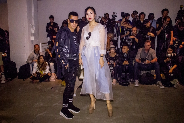 CEO Elise Lưu Nga ngồi cùng hàng Paris Hilton xem thời trang tại New York - Ảnh 5.