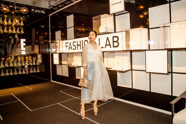CEO Elise Lưu Nga ngồi cùng hàng Paris Hilton xem thời trang tại New York - Ảnh 9.