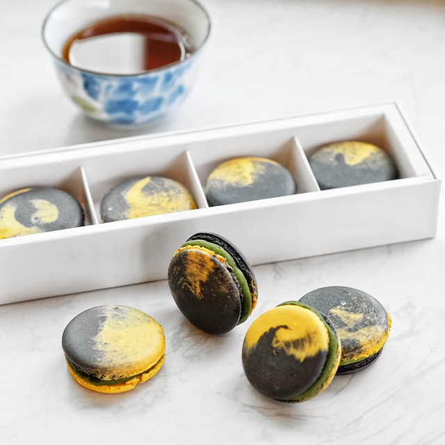 Sốt x&igrave;nh xịch b&aacute;nh trung thu trứng muối phi&ecirc;n bản Macaron - Ảnh 3.