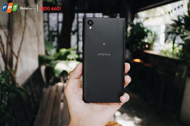 FPT Shop tặng th&ecirc;m tai nghe s&agrave;nh điệu cho kh&aacute;ch mua Sony Xperia L1 Dual - Ảnh 3.