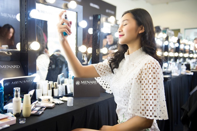 B&iacute; quyết xinh lung linh trong m&ugrave;a lễ hội c&ugrave;ng c&aacute;c hot-face - Ảnh 2.
