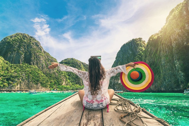 &ldquo;Th&aacute;ng năm rực rỡ&rdquo;, đừng bỏ lỡ những chuyến đi - Ảnh 2.