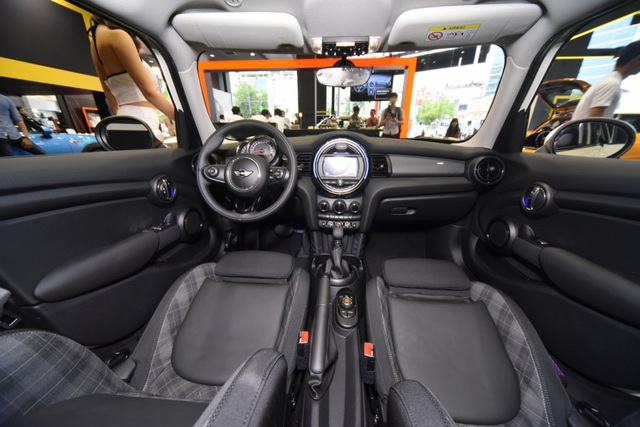 Mini One mới trình làng thị trường Việt Nam nhân kỷ niệm 1 năm Mini Sài Gòn