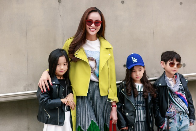 Sella Trương cực chất với c&aacute;ch phối đồ m&agrave;u sắc tại Seoul Fashion Week - Ảnh 3.