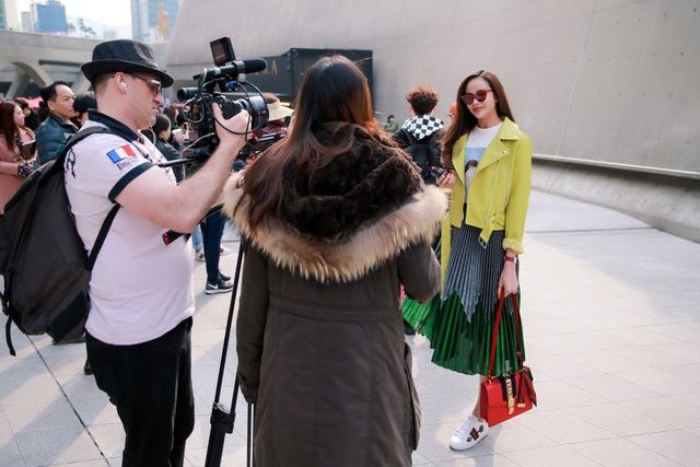 Sella Trương cực chất với c&aacute;ch phối đồ m&agrave;u sắc tại Seoul Fashion Week - Ảnh 8.