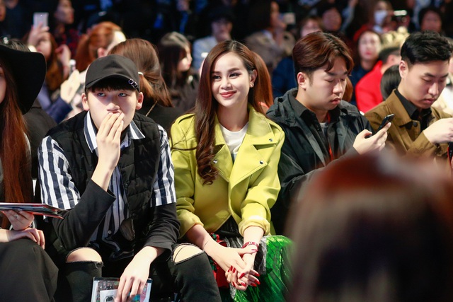 Sella Trương cực chất với c&aacute;ch phối đồ m&agrave;u sắc tại Seoul Fashion Week - Ảnh 10.