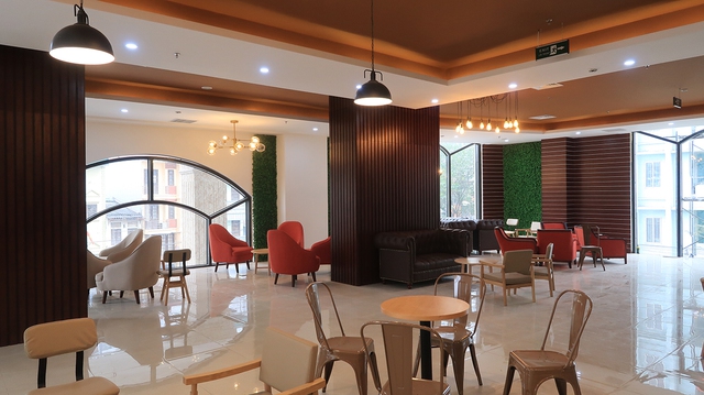 Mở đầu chuỗi dịch vụ của Sunshine Group, S’cafe Palace lộng lẫy ngày khai trương - Ảnh 3.