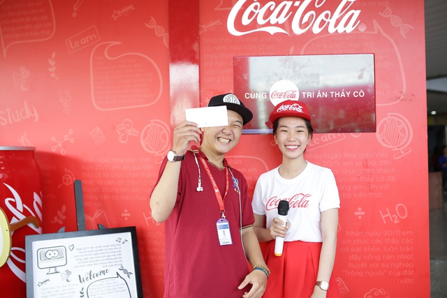 Loạt ảnh rạng ngời của sinh viên trong sự kiện “Cùng Coca-Cola tri ân thầy cô” - Ảnh 9.