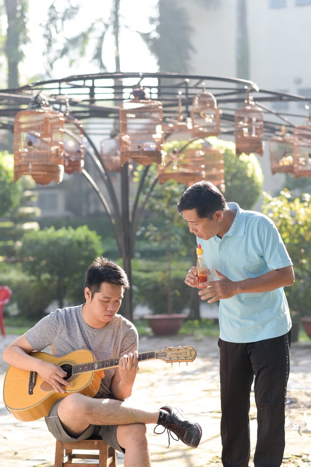 Hiện thực h&oacute;a ước mơ của cha mẹ v&agrave; c&acirc;u chuyện cảm động của ch&agrave;ng trai trẻ - Ảnh 2.