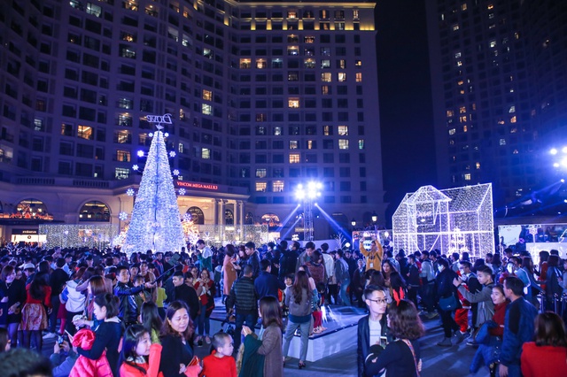 H&agrave; Anh Tuấn, Ngọt Band, Phương Linh khuấy động đ&ecirc;m Gi&aacute;ng sinh &ldquo;City of Lights&rdquo; tại H&agrave; Nội - Ảnh 2.