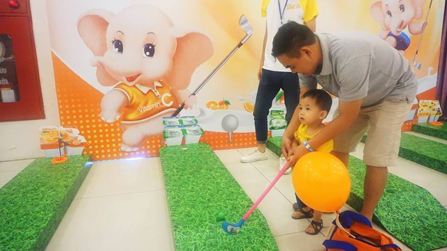 C&aacute;c b&eacute; th&iacute;ch th&uacute; khi giao lưu với thần đồng &acirc;m nhạc Thi&ecirc;n Kh&ocirc;i - Ảnh 3.