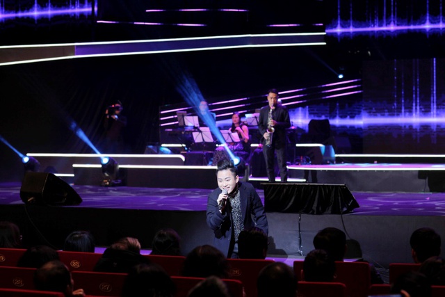 Mỹ Linh, T&ugrave;ng Dương, Uy&ecirc;n Linh... mang sắc xu&acirc;n đến Đ&ecirc;m nhạc Tết an b&igrave;nh 2018 - Ảnh 3.