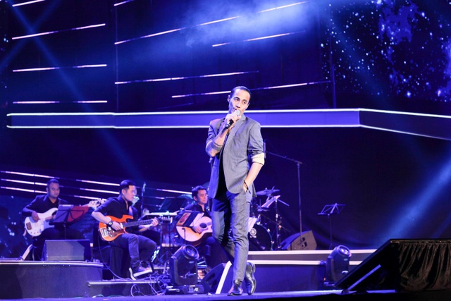 Mỹ Linh, T&ugrave;ng Dương, Uy&ecirc;n Linh... mang sắc xu&acirc;n đến Đ&ecirc;m nhạc Tết an b&igrave;nh 2018 - Ảnh 4.