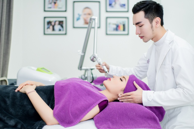 Kỳ Duy&ecirc;n bật m&iacute; b&iacute; quyết sở hữu gương mặt thon gọn chuẩn V-line - Ảnh 6.