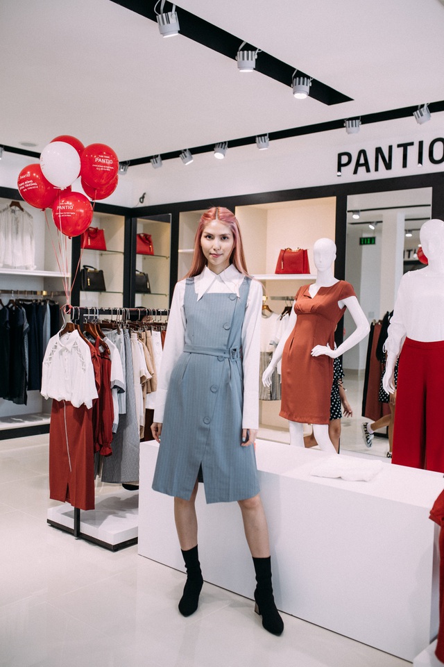 Những set đồ c&ocirc;ng sở đẹp m&ecirc; ly cho n&agrave;ng s&agrave;nh điệu đ&oacute;n thu 2018 tại cửa h&agrave;ng Pantio đầu ti&ecirc;n ở S&agrave;i G&ograve;n - Ảnh 2.