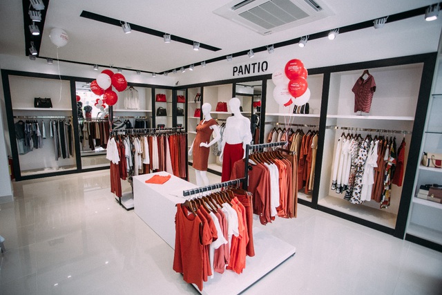 Những set đồ c&ocirc;ng sở đẹp m&ecirc; ly cho n&agrave;ng s&agrave;nh điệu đ&oacute;n thu 2018 tại cửa h&agrave;ng Pantio đầu ti&ecirc;n ở S&agrave;i G&ograve;n - Ảnh 4.