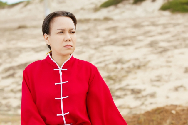 Nh&atilde; Phương &ldquo;hóa&rdquo; Việt Hương l&agrave;m mẹ đơn th&acirc;n - Ảnh 3.