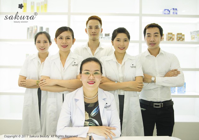 Học cách chăm sóc da của bác sĩ da liễu và beauty blogger - Ảnh 3.