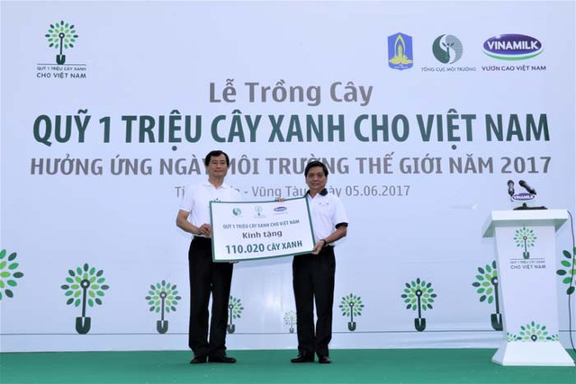 Vinamilk và Tổng cục Môi trường trồng hơn 110.000 cây xanh tại Bà Rịa Vũng Tàu - Ảnh 4.