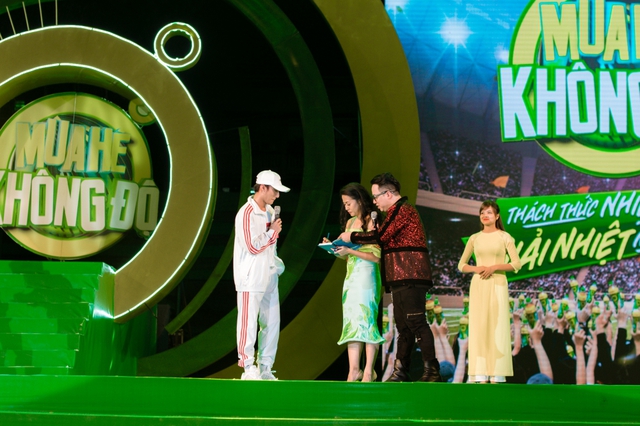 Sơn Tùng M-TP, Hồ Ngọc Hà cùng dàn ca sĩ hot “phá đảo” sân khấu mùa hè bằng loạt hit - Ảnh 10.