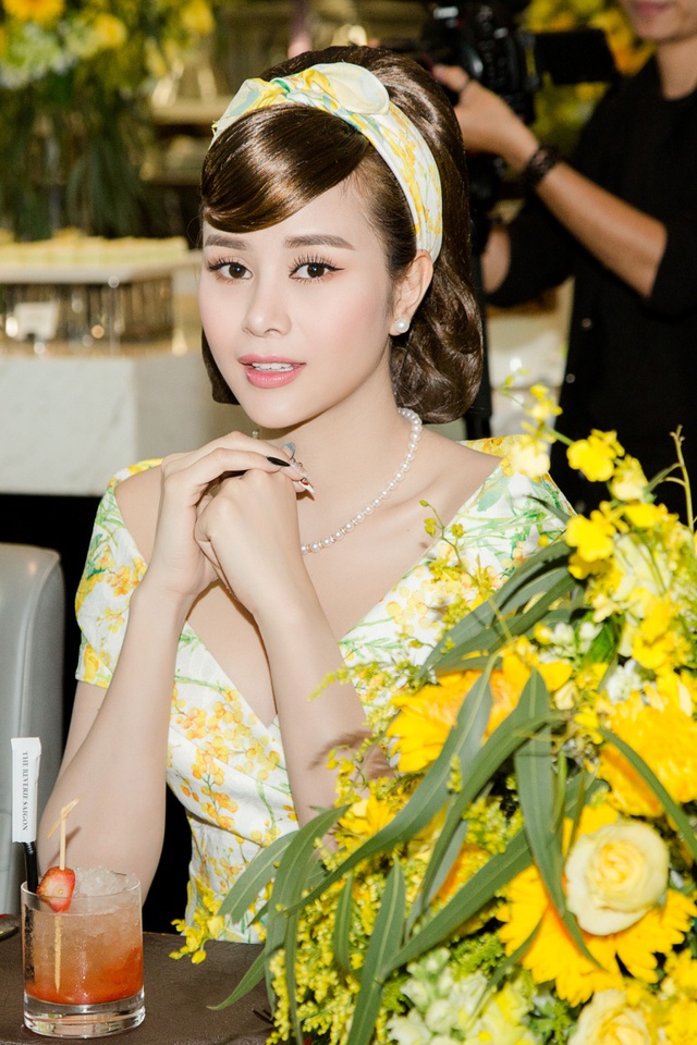 Hoa hậu Sella Trương cùng dàn sao việt dự show của NTK Adrian Anh Tuấn - Ảnh 9.