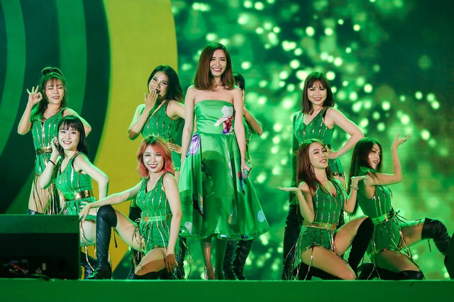 Những điểm nhấn tuyệt vời nhất đọng lại sau M&ugrave;a h&egrave; kh&ocirc;ng độ 2017 - Ảnh 12.