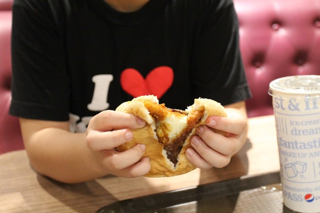 Lotteria miễn ph&iacute; h&agrave;ng ng&agrave;n burger thượng hạng - Ảnh 3.