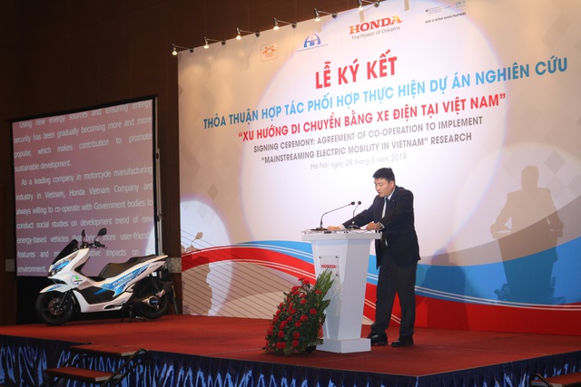 Honda tung 180 xe PCX Electric vào Việt Nam thăm dò thị trường xe máy điện - Ảnh 1.