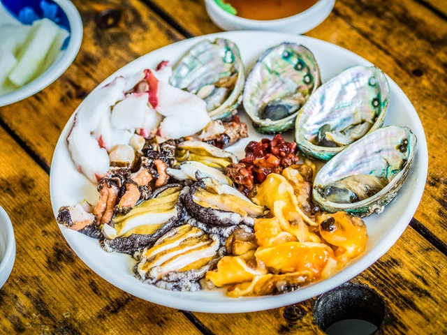 5 món ăn bạn nhất định phải thử khi đến hòn đảo thiên đường Jeju - Ảnh 5.