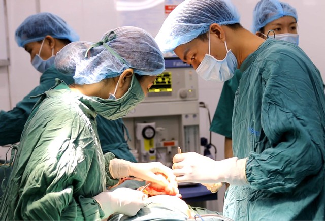 Mục sở thị c&ocirc;ng nghệ n&acirc;ng ngực Th&aacute;i Lan tại Việt Nam - Ảnh 4.