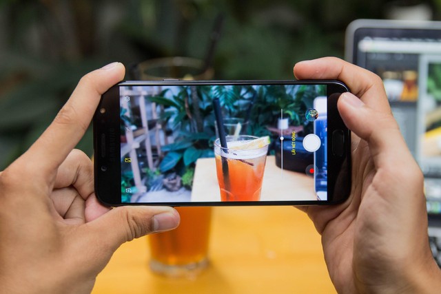 Cận cảnh Samsung Galaxy J7+: Siêu phẩm chụp ảnh ở phân khúc tầm trung - Ảnh 8.