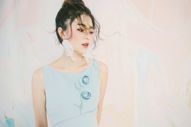Moonlight Serenade: Bản dạ kh&uacute;c &aacute;nh trăng của họa tiết th&ecirc;u tay - Ảnh 7.
