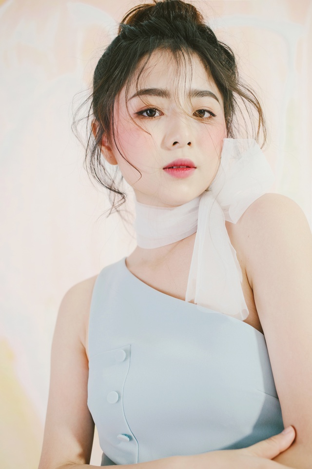 Moonlight Serenade: Bản dạ kh&uacute;c &aacute;nh trăng của họa tiết th&ecirc;u tay - Ảnh 12.