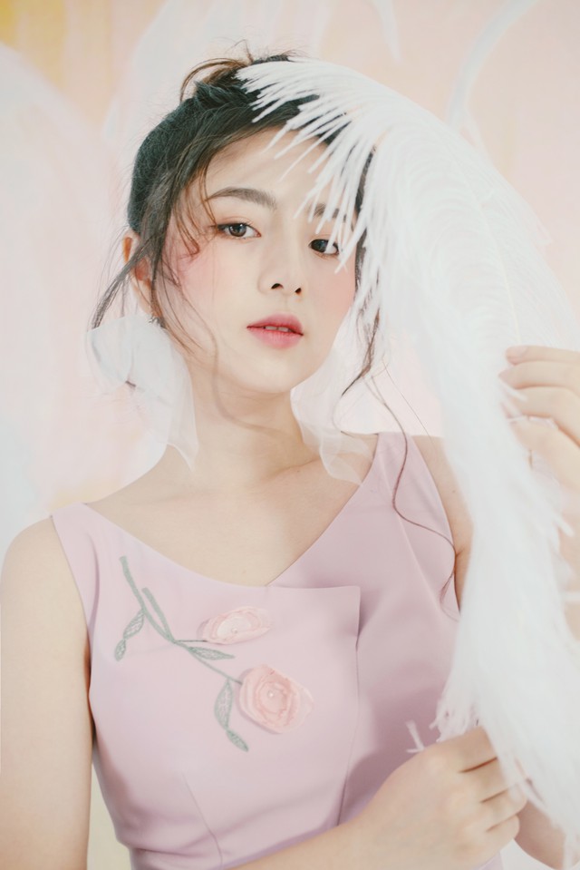 Moonlight Serenade: Bản dạ kh&uacute;c &aacute;nh trăng của họa tiết th&ecirc;u tay - Ảnh 13.