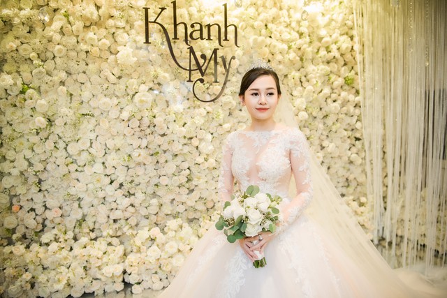 Ngắm v&aacute;y cưới đ&iacute;nh kim cương cực lộng lẫy của c&ocirc; d&acirc;u 9X - Ảnh 4.